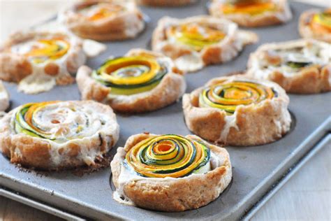 vegan-mini-spiral-cream-cheese-tarts-the-colorful image