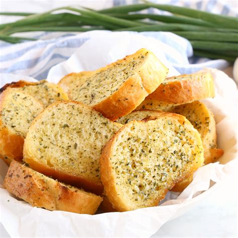 easy-homemade-garlic-bread-ready-in-20-minutes image
