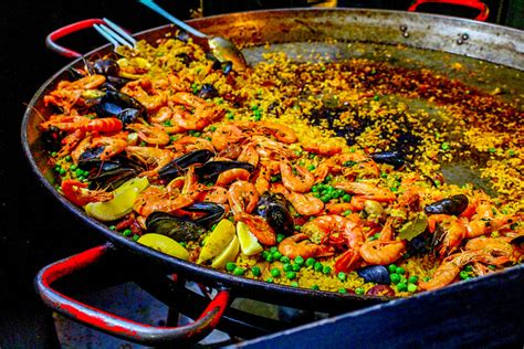 everything-you-need-to-know-about-paella-culture-trip image