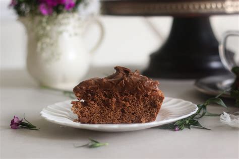 chocolate-sponge-cake-fig-and-olive-platter image