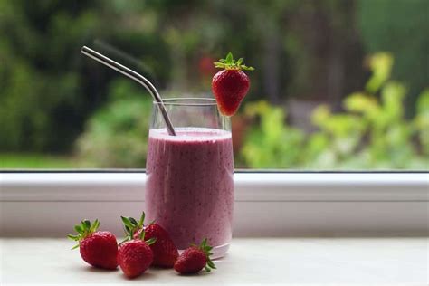 how-to-make-fruit-smoothies-5-recipes-to-blow-your-mind image