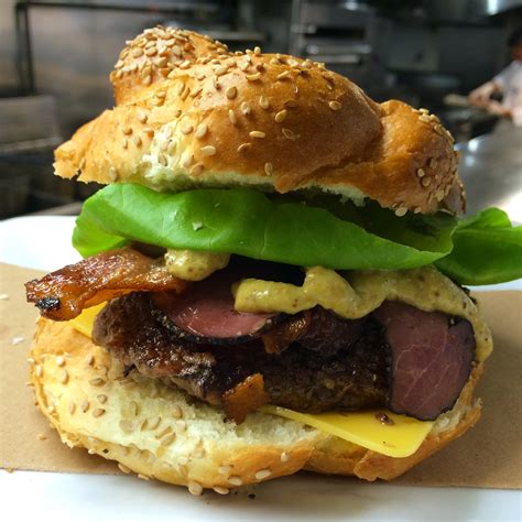 how-to-make-a-new-york-deli-burger image