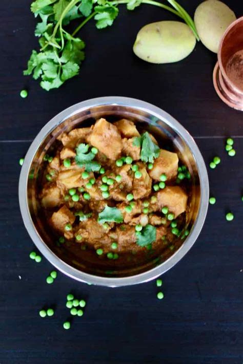 aloo-matar-traditional-indian-recipe-196-flavors image