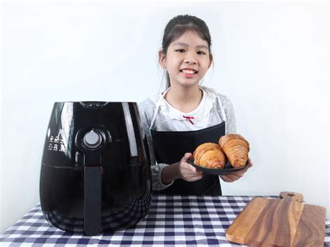 can-you-make-toast-in-an-air-fryer-simply-healthy image