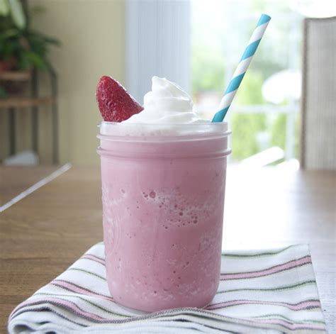 strawberries-and-cream-blended-drink-wishes-and image