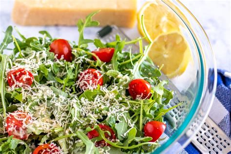 arugula-salad-with-lemon-vinaigrette-kylee-cooks image