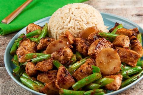 healthy-takeout-szechuan-chicken-and-green-beans image
