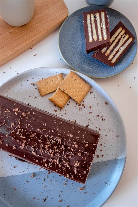 kalter-hund-german-no-bake-chocolate-biscuit-cake image