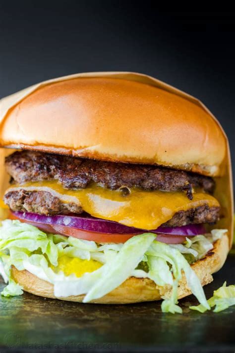 smash-burger-recipe-with-easy-sauce-video image