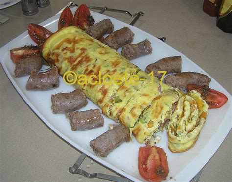 bacon-omelette-roll-with-salsa-your-recipe-blog image