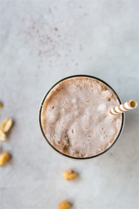 low-carb-chocolate-peanut-butter-smoothie-the image