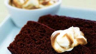 old-fashioned-gingerbread-with-molasses-whipped image