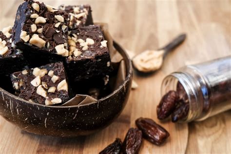 vegan-peanut-butter-fudge-recipe-with-cocolate image