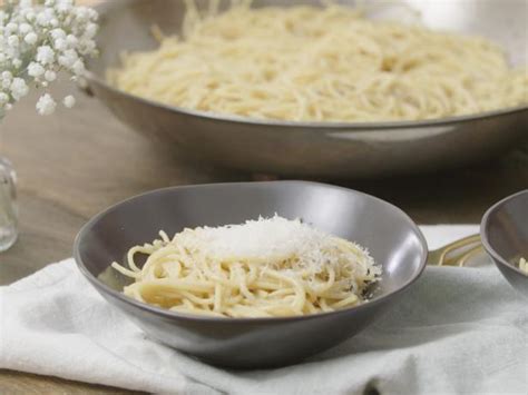 cacio-e-pepe-pasta-recipe-food-network-kitchen-food image