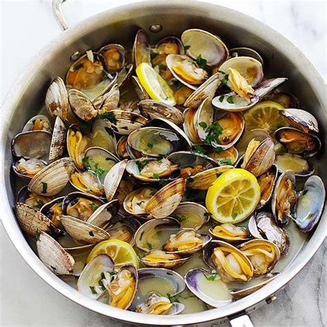 steamed-clams-in-beer-cooked-in-10-mins-rasa image