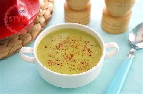 pea-soup-recipe-turkish-style-cooking image