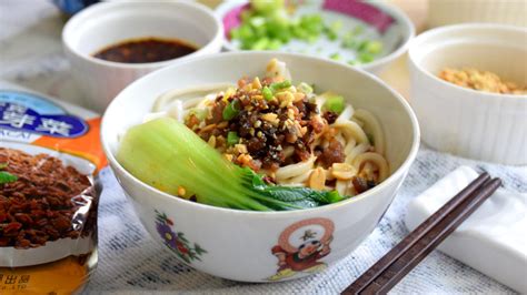 dan-dan-noodles-recipe-担担面-taste-of-asian-food image
