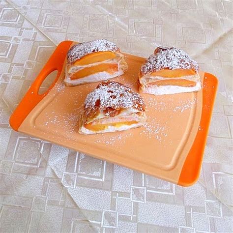 vanilla-roasted-peaches-and-mascarpone-cream image
