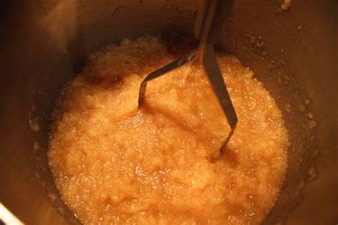 homemade-applesauce-no-added-sugar-3-ingredients image