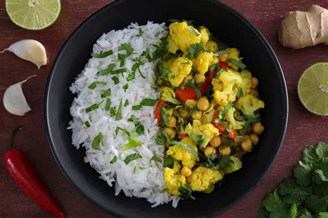 easy-chickpea-cauliflower-coconut-curry-gf-the image
