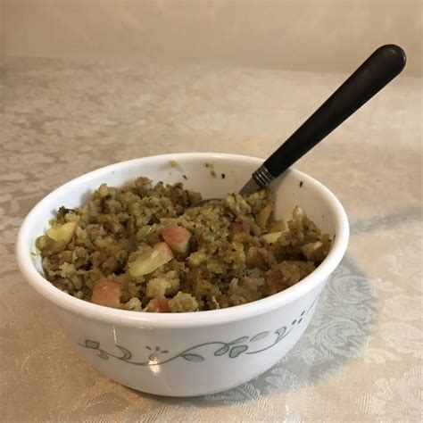 make-this-microwave-thanksgiving-stuffing-recipe-in image
