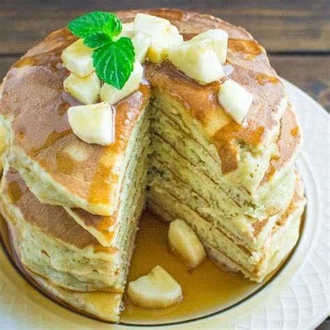 healthy-banana-pancakes-cooktoria image