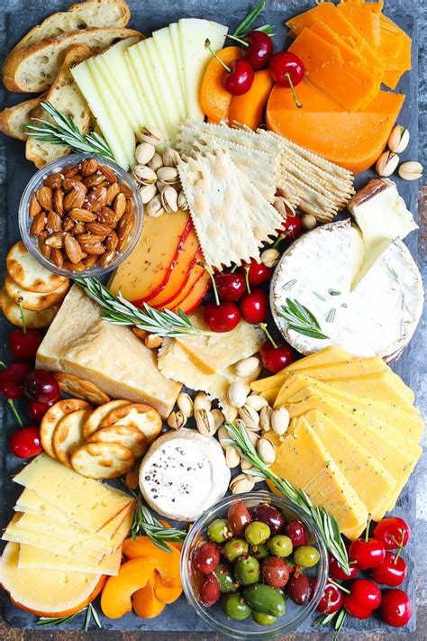 how-to-make-an-easy-cheese-board-in-10-minutes image