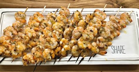 grilled-shrimp-with-garlic-and-breadcrumbs-momof6 image