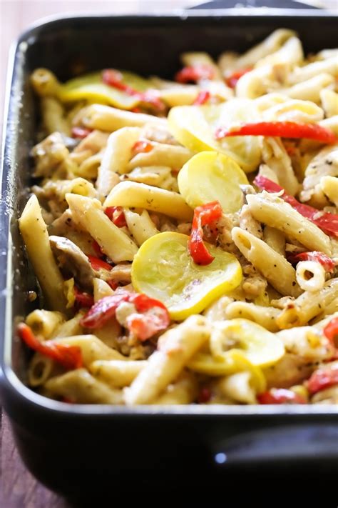 creamy-italian-penne-pasta-with-vegetables-chef-in image
