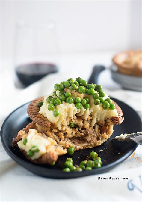 traditional-australian-meat-pie-adore-foods image