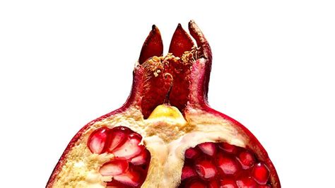 3-drastically-different-ways-to-use-pomegranate-seeds image