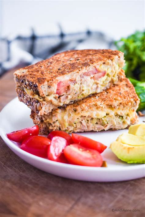 avocado-tuna-melt-an-easy-healthy-sandwich-in-10 image
