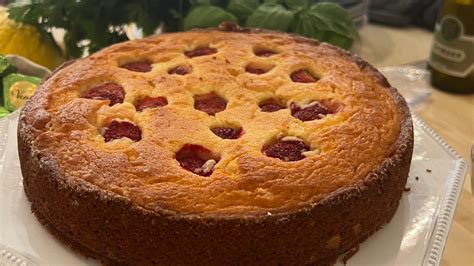 ricotta-cake-with-berries-maria-betar image