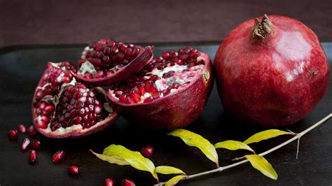 10-health-benefits-of-pomegranate image
