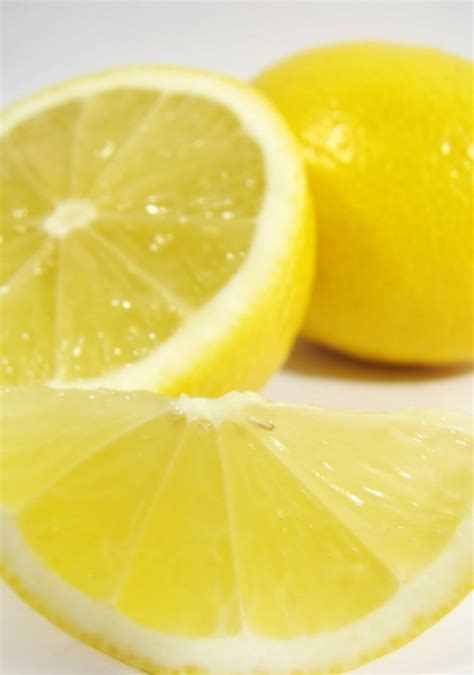 lemon-dijon-vinaigrette-recipe-chefs-pencil image