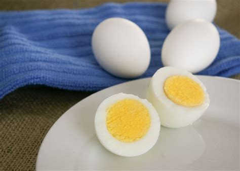 hard-cooking-eggs-steaming-eggs-its-the-best-for image