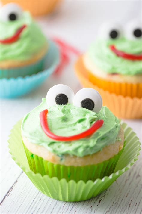 easy-frog-cupcakes-made-to-be-a-momma image
