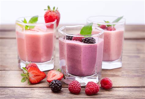 top-6-berry-best-healthy-smoothie-recipes-juicesage image