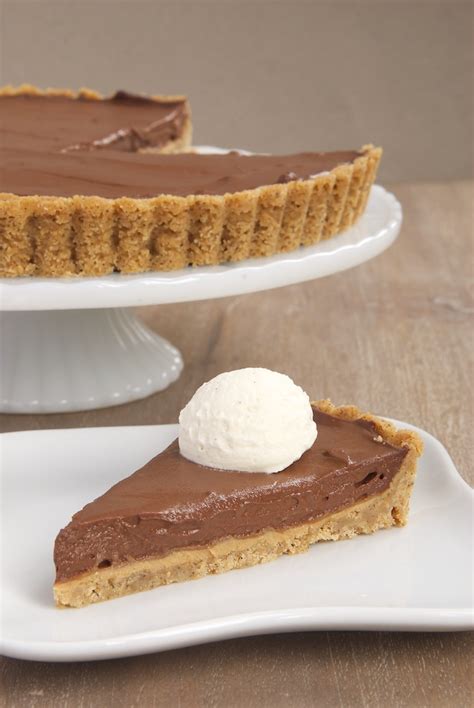 chocolate-pudding-pie-with-peanut-butter-filling-bake image