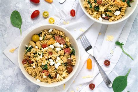 goats-cheese-cherry-tomato-spinach-pasta-happy image