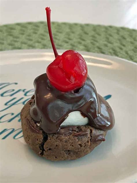 aunt-anns-chocolate-sundae-cookies-cookie-madness image