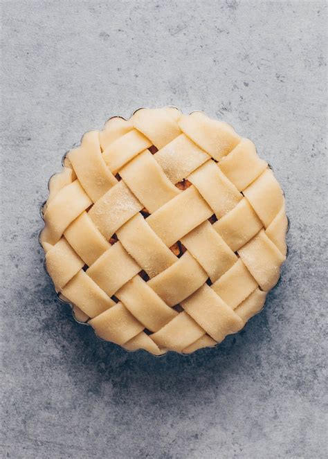 easy-vegan-pie-crust-recipe-bianca-zapatka image