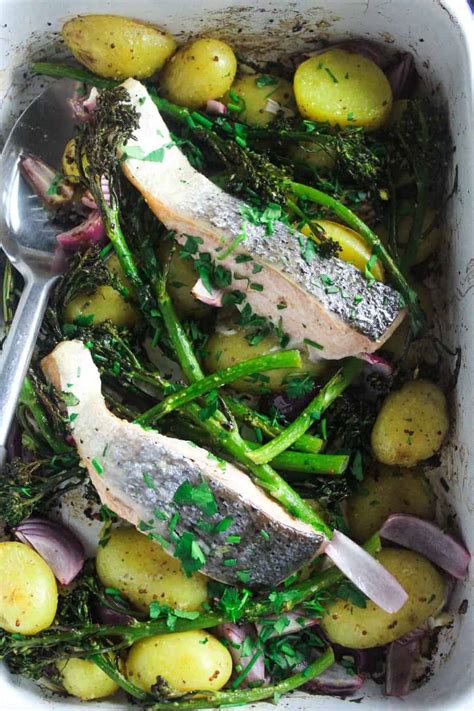 salmon-potato-and-broccoli-traybake-with-wholegrain image