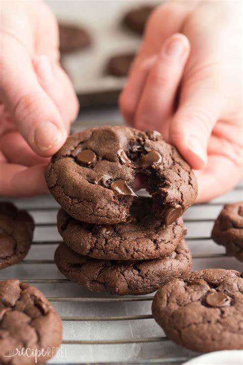 4-ingredient-chocolate-cookies-chocolate-cake-mix image