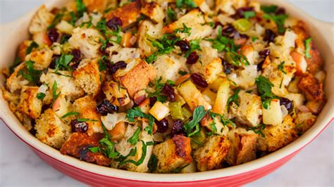 best-easy-cranberry-stuffing-recipe-how-to-make image