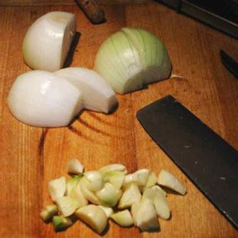 roasted-onion-garlic-soup-bigoven image
