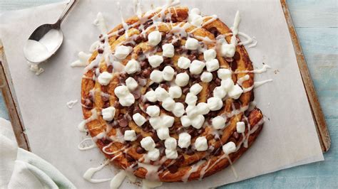 3-ingredient-giant-hot-cocoa-cinnamon-roll image