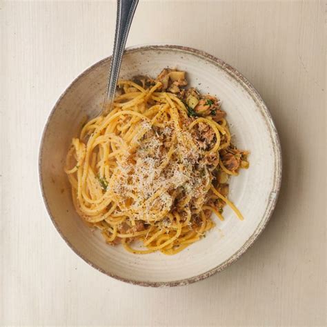 tuna-mushroom-spaghetti-recipe-kitchen-stories image