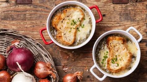 low-fat-french-onion-soup-recipe-by-divya-burman image