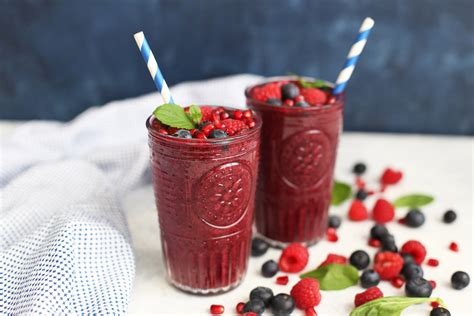 superfood-blueberry-pomegranate-smoothie-one image